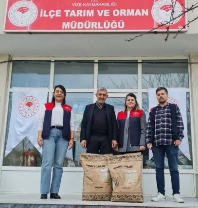 YERLİ AYÇİÇEK TOHUMLARI ÜRETİCİLERE TESLİM EDİLDİ